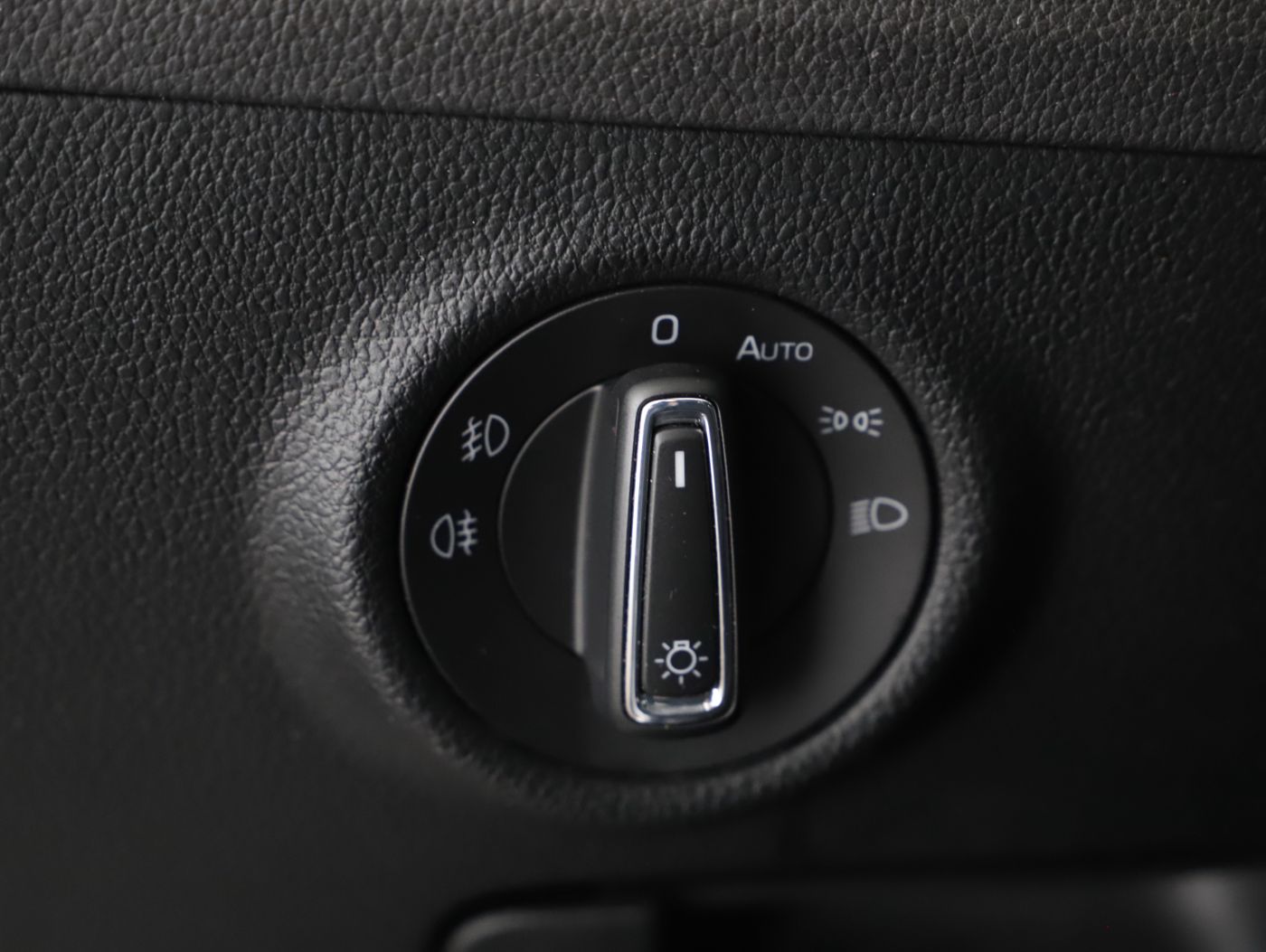 Skoda Superb Combi 2.0 TDI Ambition | Bild 8 von 26