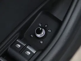 Audi A4 Avant 40 2.0 TDI quattro S-Line | Thumbnail 8 von 25