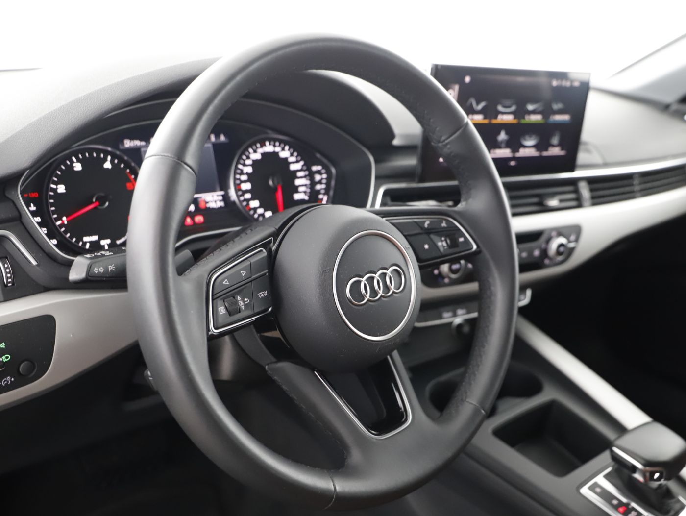 Audi A4 Avant 30 TDI | Bild 12 von 24