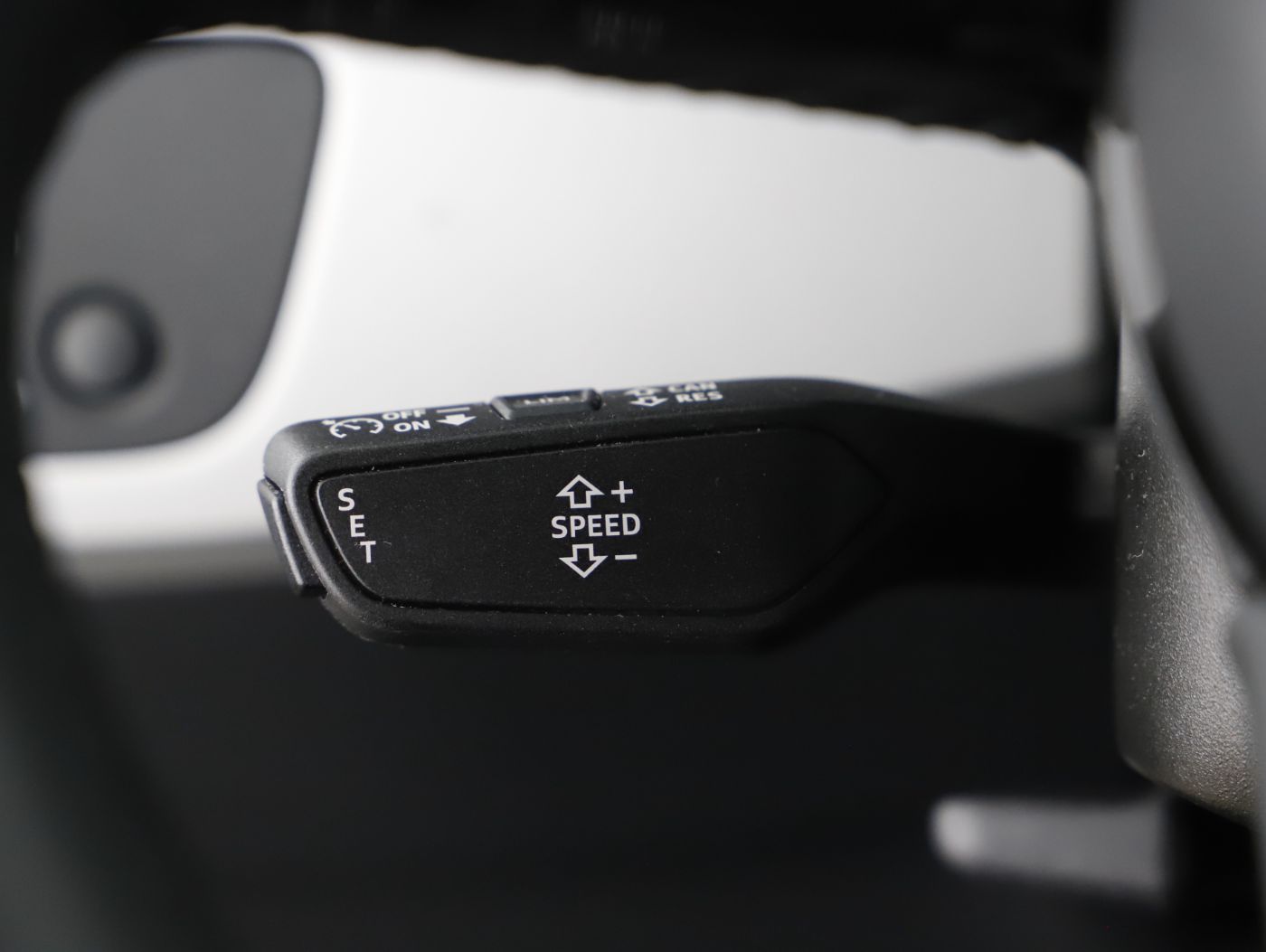 Audi A4 Avant 30 TDI | Bild 15 von 24