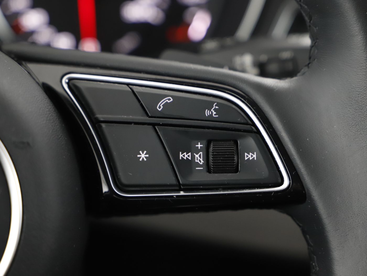 Audi A4 Avant 30 TDI | Bild 16 von 24