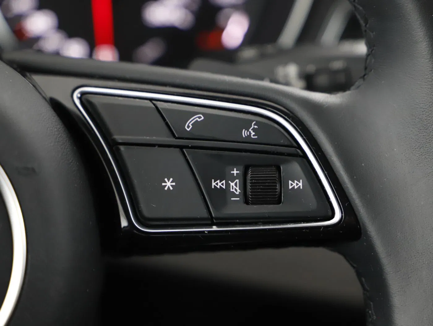 Audi A4 Avant 30 TDI | Bild 16 von 24