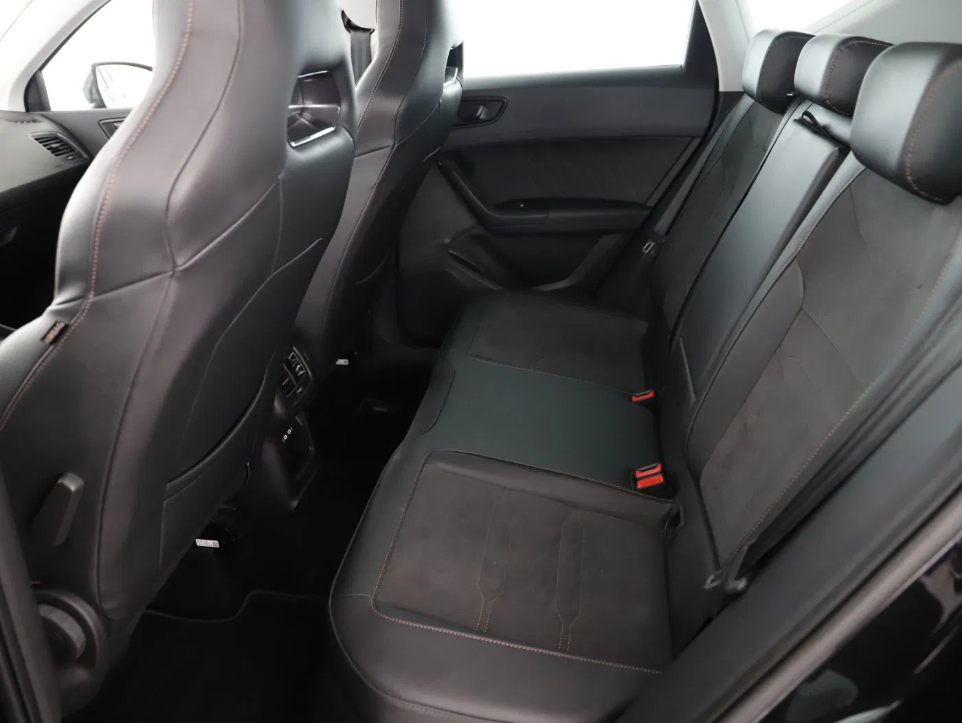 Cupra Ateca 1.5 TSI DSG | Bild 21 von 23