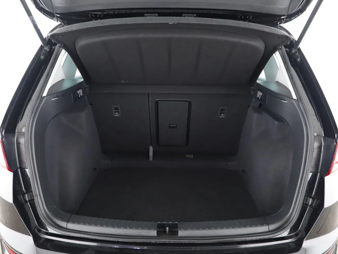 Cupra Ateca 1.5 TSI DSG | Bild 23 von 24