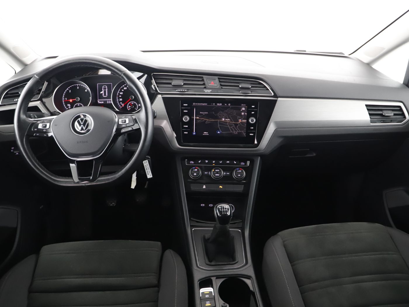 VW Touran 2.0 TDI | Bild 8 von 23