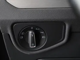 VW Touran 2.0 TDI | Thumbnail 22 von 23