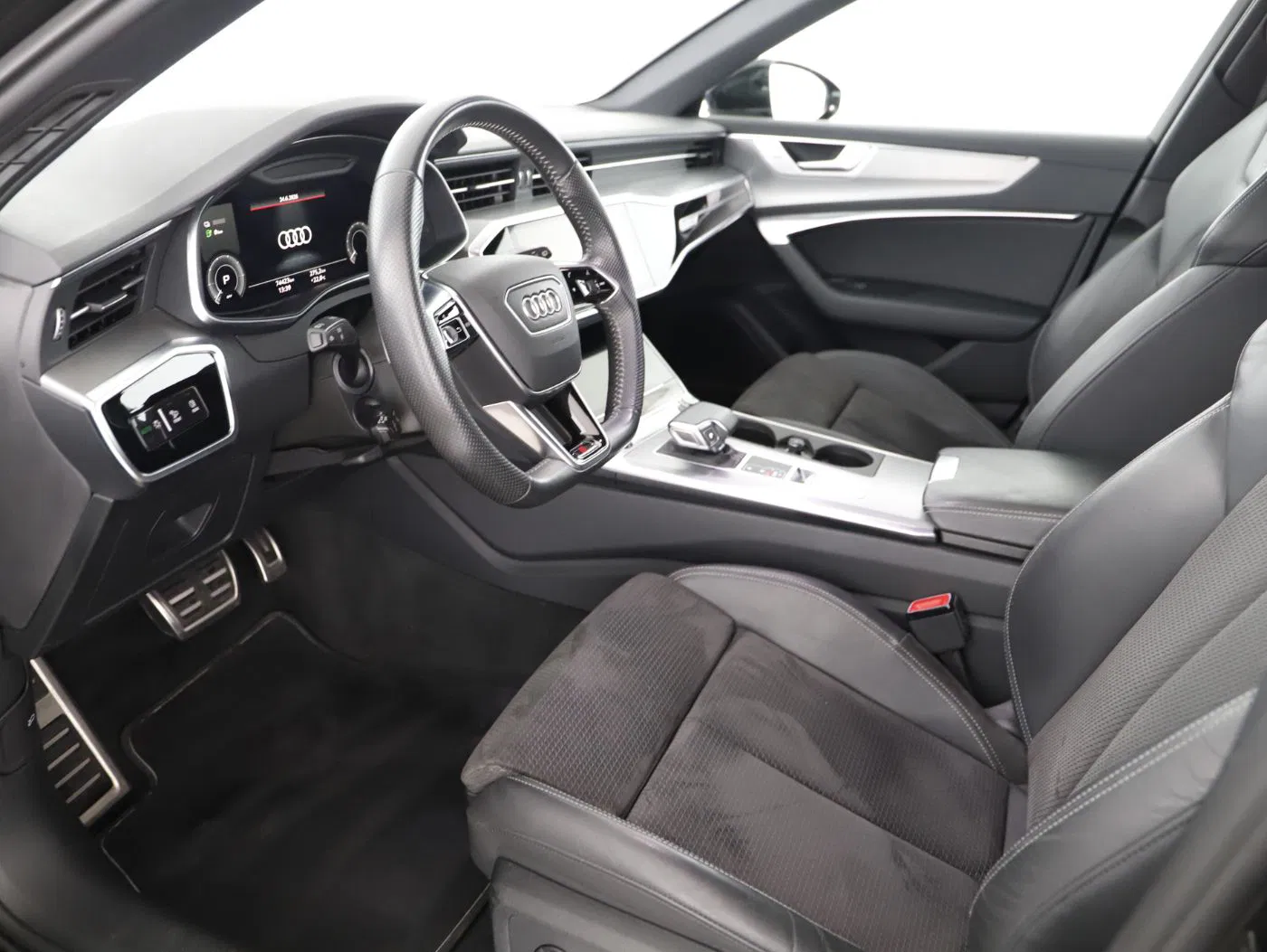 Audi A6 Avant 55 TFSIe quattro | Bild 10 von 23
