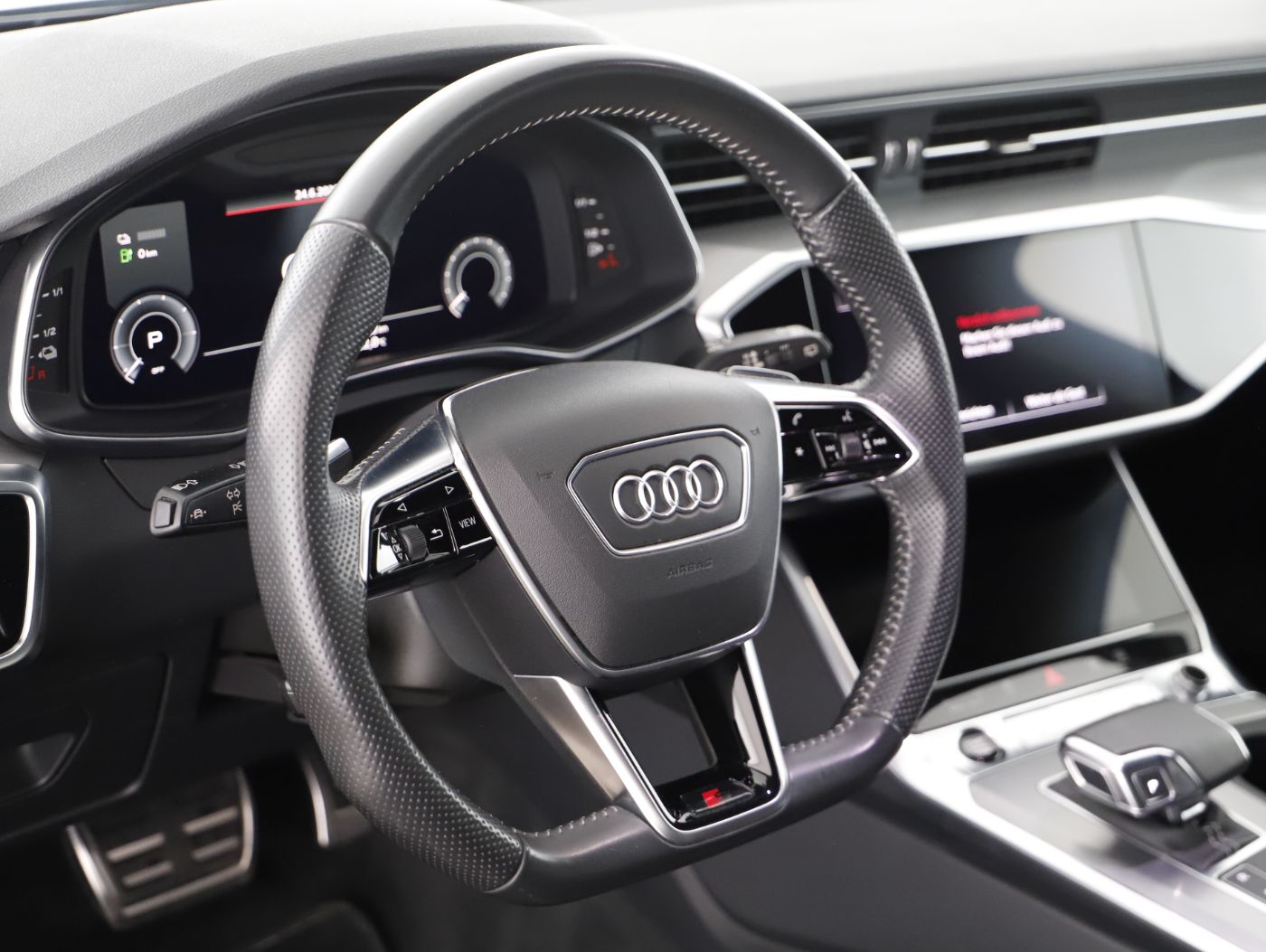 Audi A6 Avant 55 TFSIe quattro | Bild 12 von 23