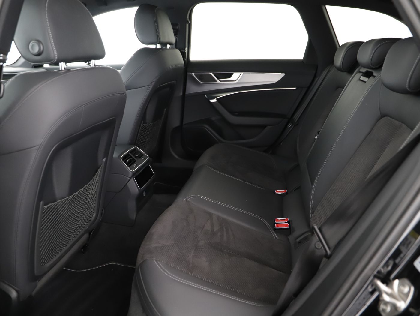 Audi A6 Avant 55 TFSIe quattro | Bild 19 von 23