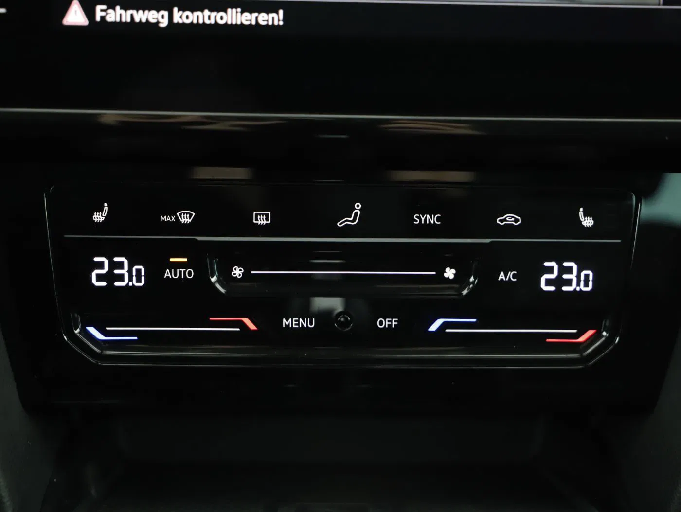 VW Passat Variant 2.0 TDI BMT Elegance | Bild 17 von 26