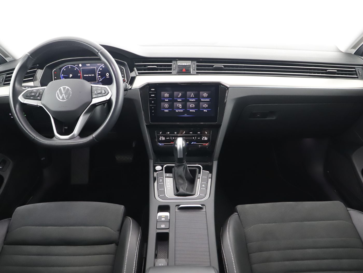 VW Passat Variant 2.0 TDI BMT Elegance | Bild 10 von 26