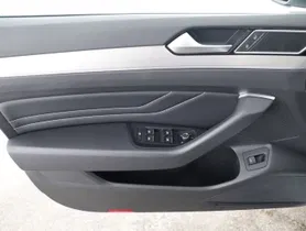 VW Passat Variant 2.0 TDI BMT Elegance | Thumbnail 21 von 26