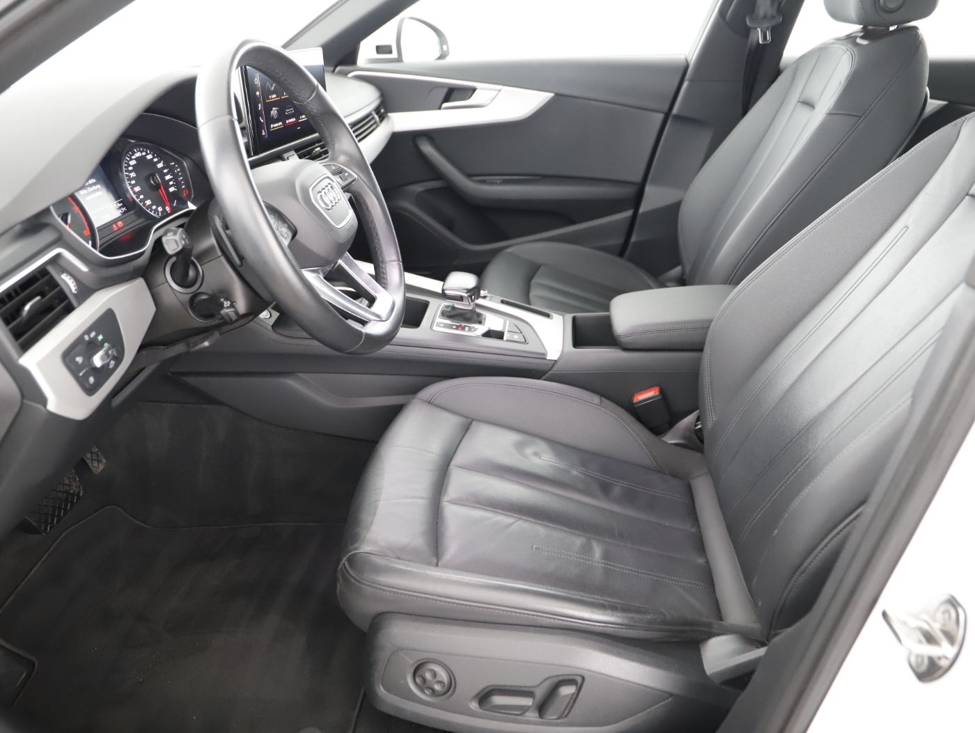 Audi A4 Avant 35 2.0 TFSI S-Line | Bild 10 von 26
