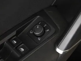 VW Touran 2.0 TDI | Thumbnail 8 von 24