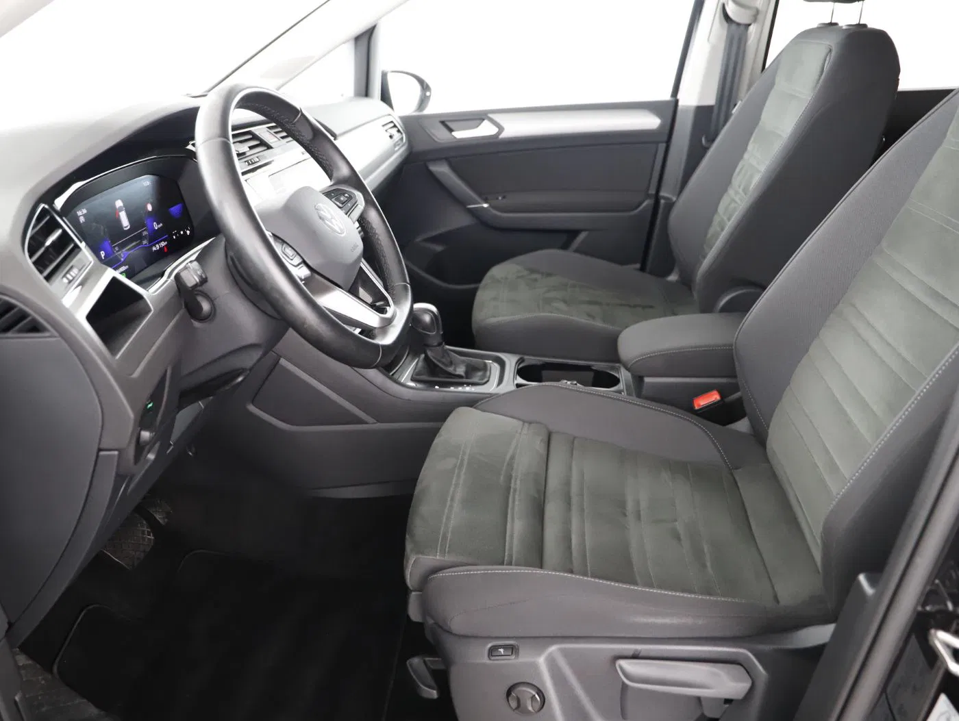 VW Touran 2.0 TDI | Bild 10 von 24