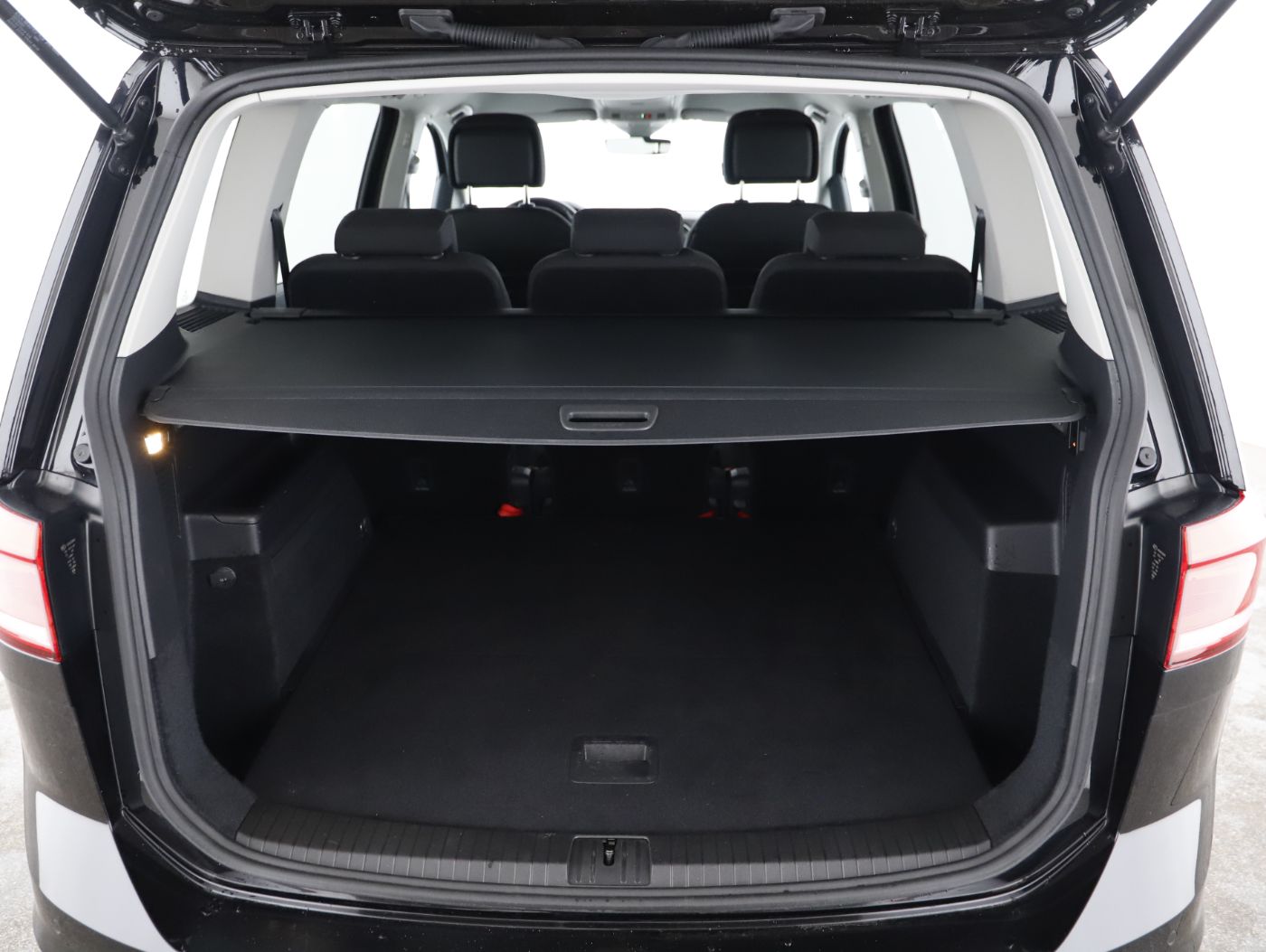 VW Touran 2.0 TDI | Bild 22 von 24