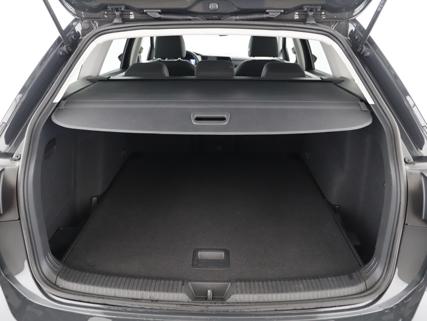 VW Golf VIII Variant 2.0 TDI Life | Bild 23 von 24