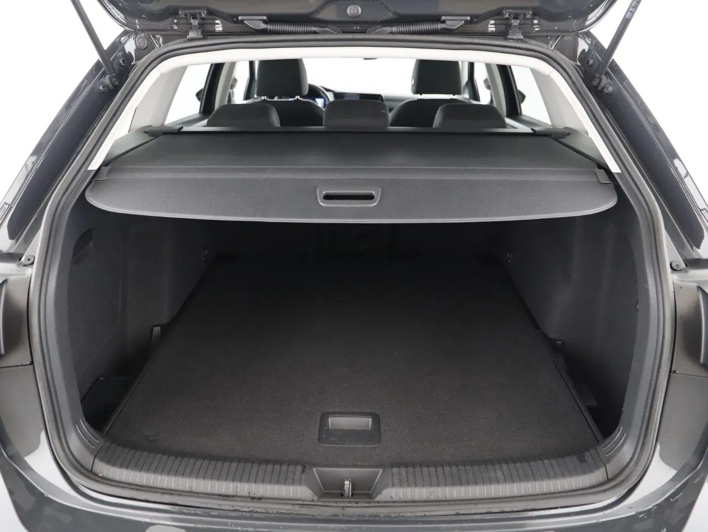 VW Golf VIII Variant 2.0 TDI Life | Bild 23 von 24