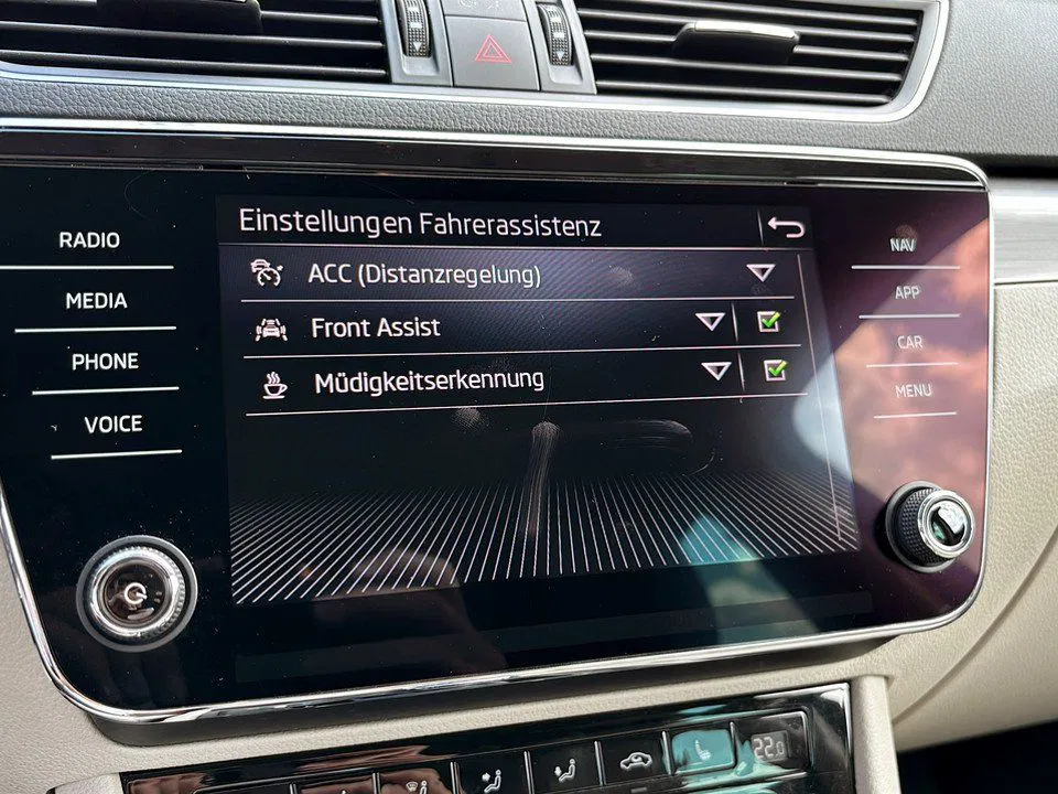 Skoda Superb 2.0 TDI 4x4 | Bild 21 von 25