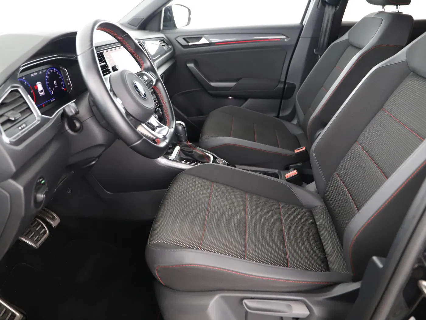 VW T-Roc 2.0 TDI 4Motion Sport | Bild 10 von 23