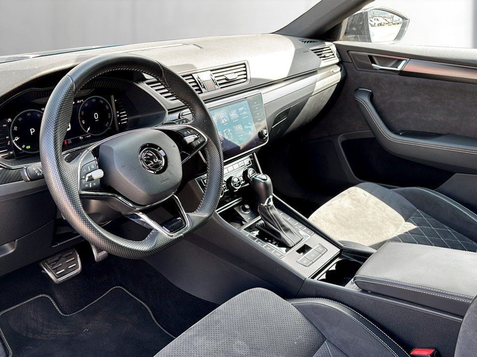 Skoda Superb Combi 2.0 TDI 4x4 | Bild 12 von 25