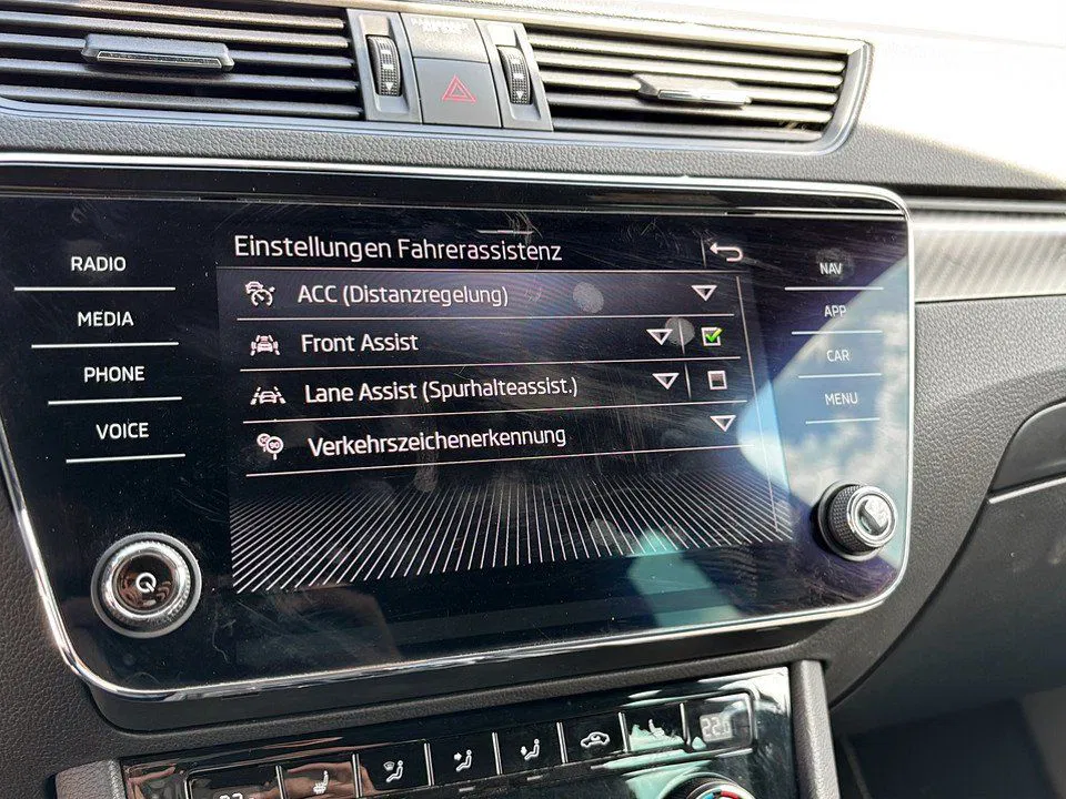 Skoda Superb Combi 2.0 TDI 4x4 | Bild 21 von 25