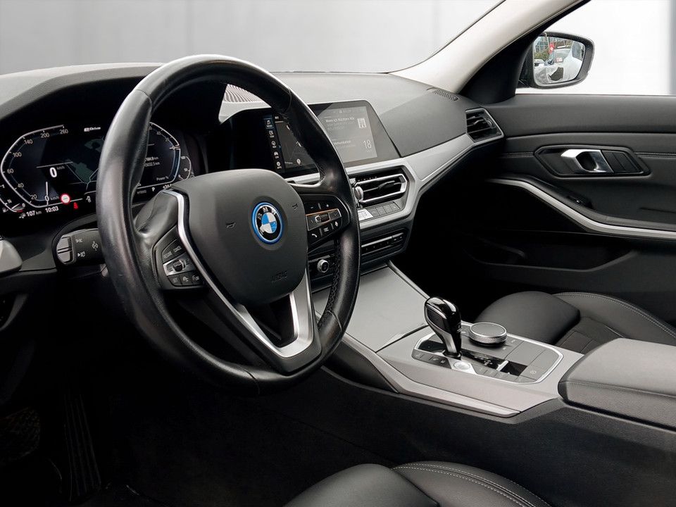 BMW 320e xDrive Touring Advantage | Bild 8 von 21
