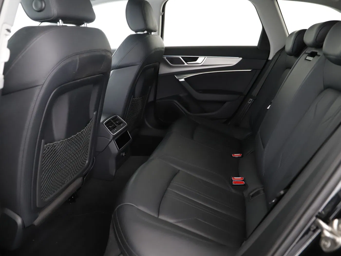 Audi A6 Avant 40 TDI Aut. design | Bild 20 von 25
