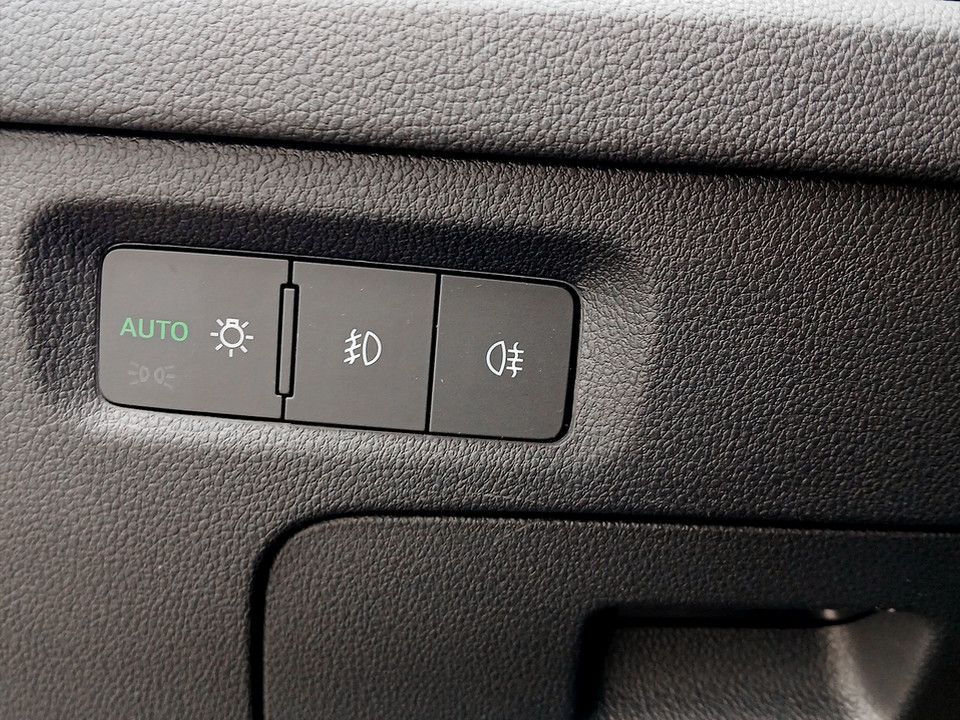 Skoda Octavia Combi 2.0 TDI Ambition | Bild 8 von 23
