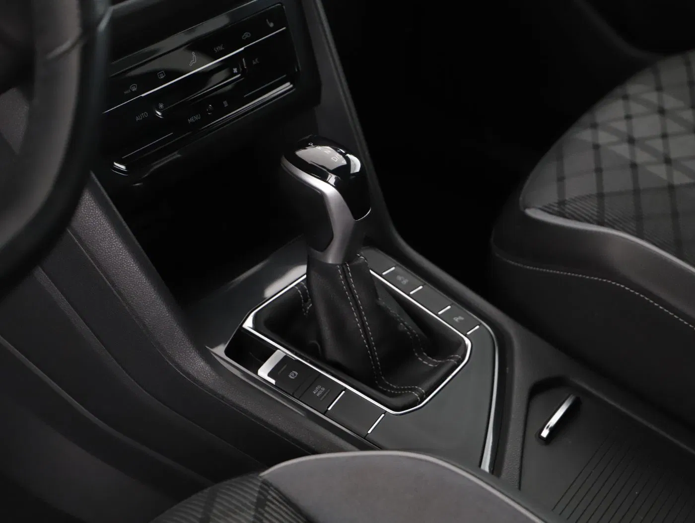 VW Tiguan 2.0 TDI R-Line | Bild 21 von 24