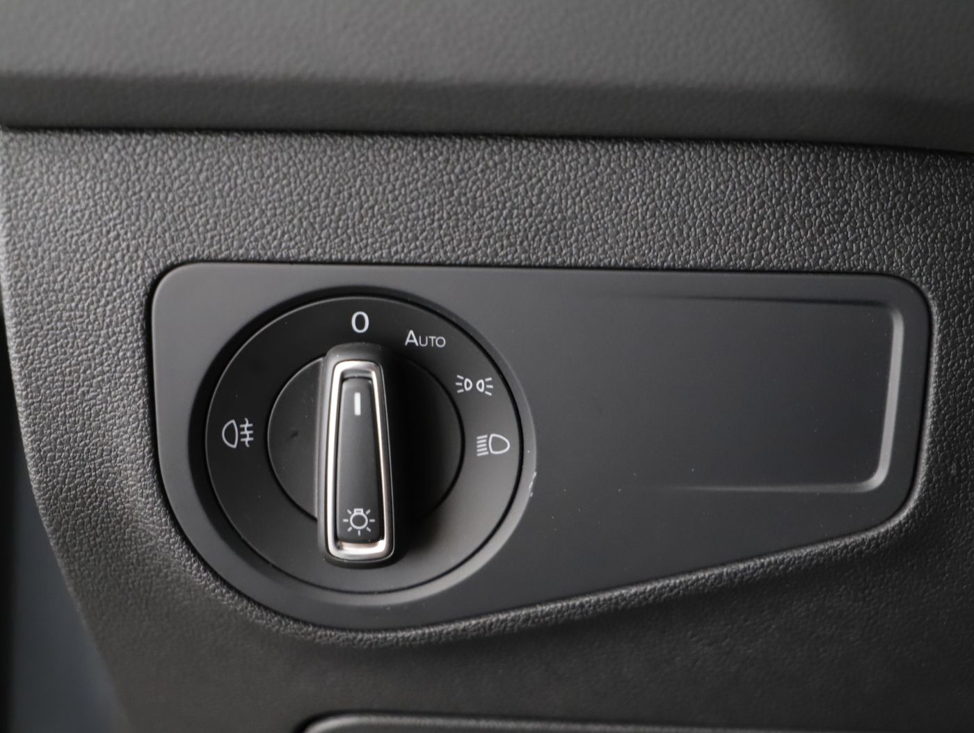 VW Tiguan 2.0 TDI R-Line | Bild 10 von 24