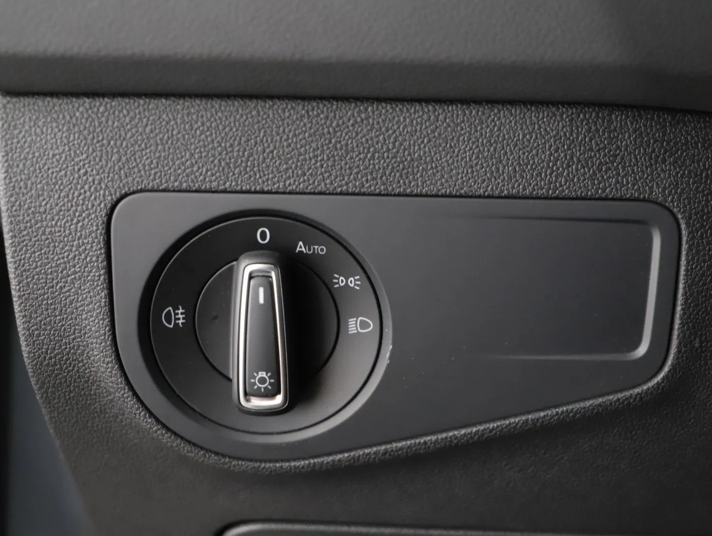 VW Tiguan 2.0 TDI R-Line | Bild 10 von 24