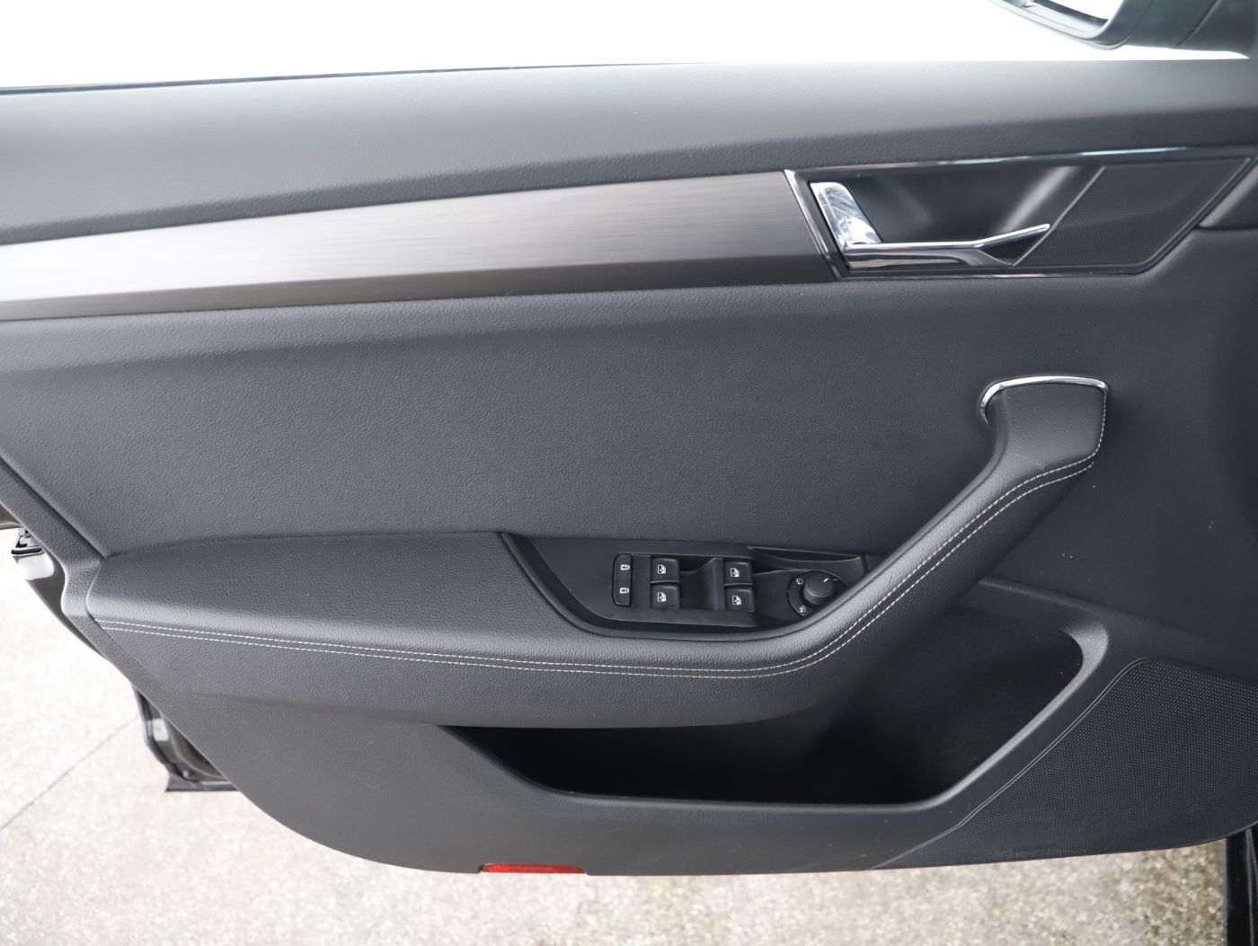 Skoda Superb Combi 2.0 TDI Style | Bild 7 von 27
