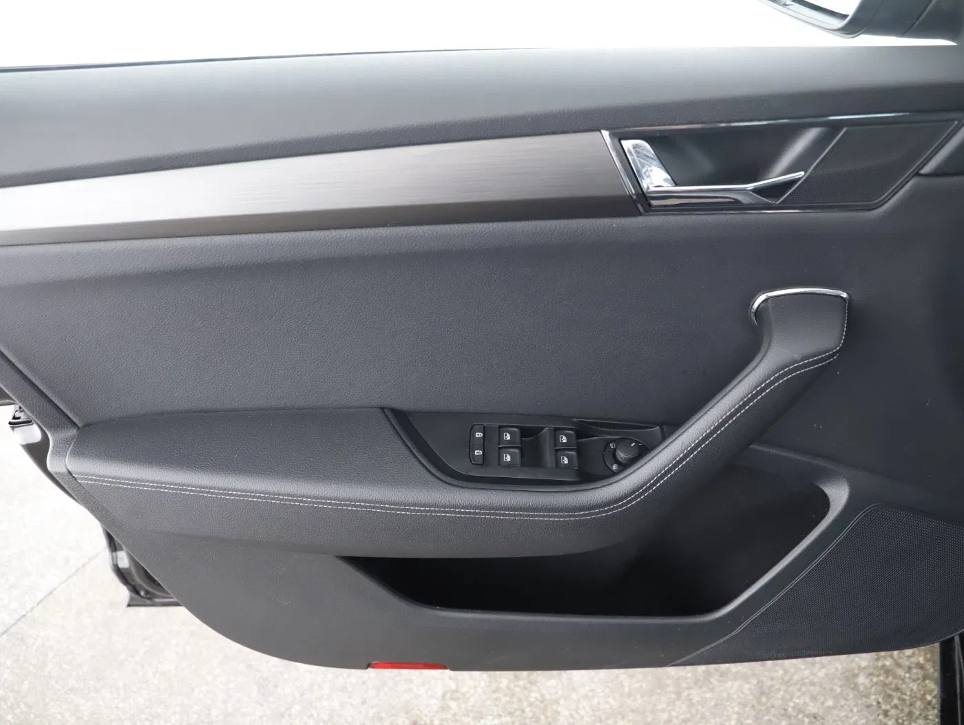 Skoda Superb Combi 2.0 TDI Style | Bild 7 von 27