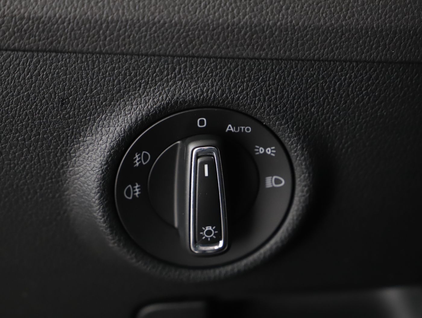 Skoda Superb Combi 2.0 TDI Style | Bild 9 von 27
