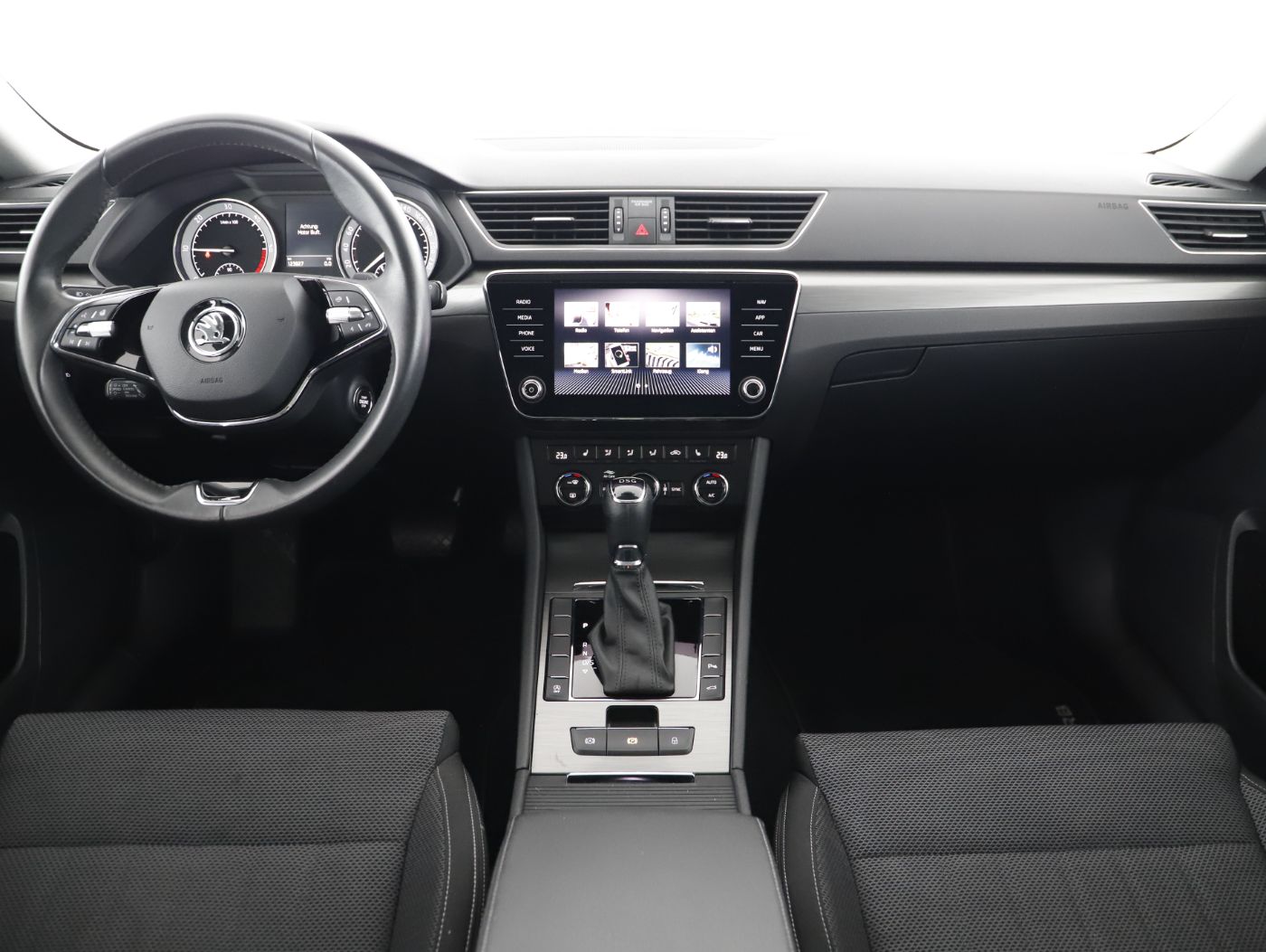 Skoda Superb Combi 2.0 TDI Style | Bild 11 von 27