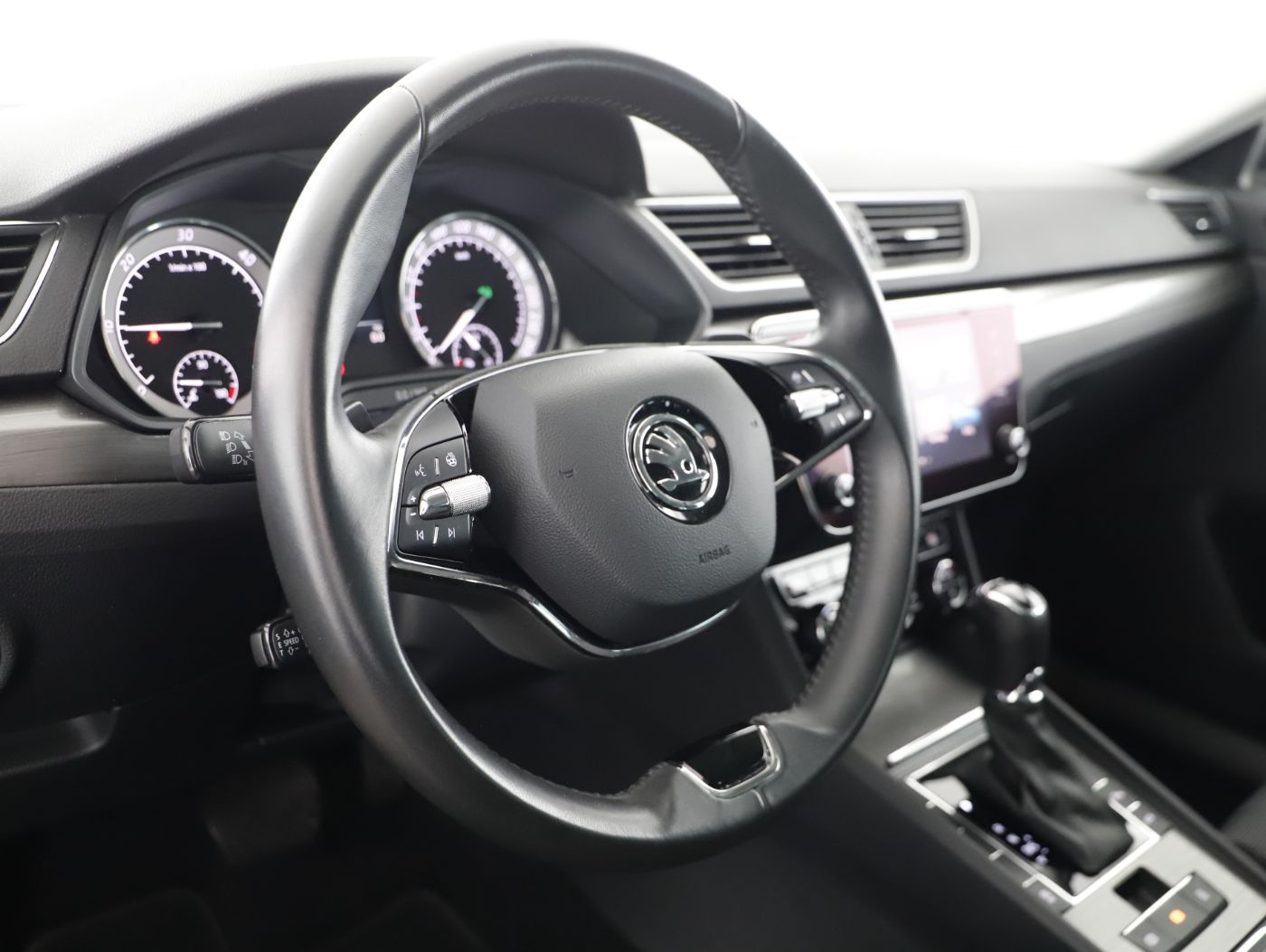 Skoda Superb Combi 2.0 TDI Style | Bild 13 von 27