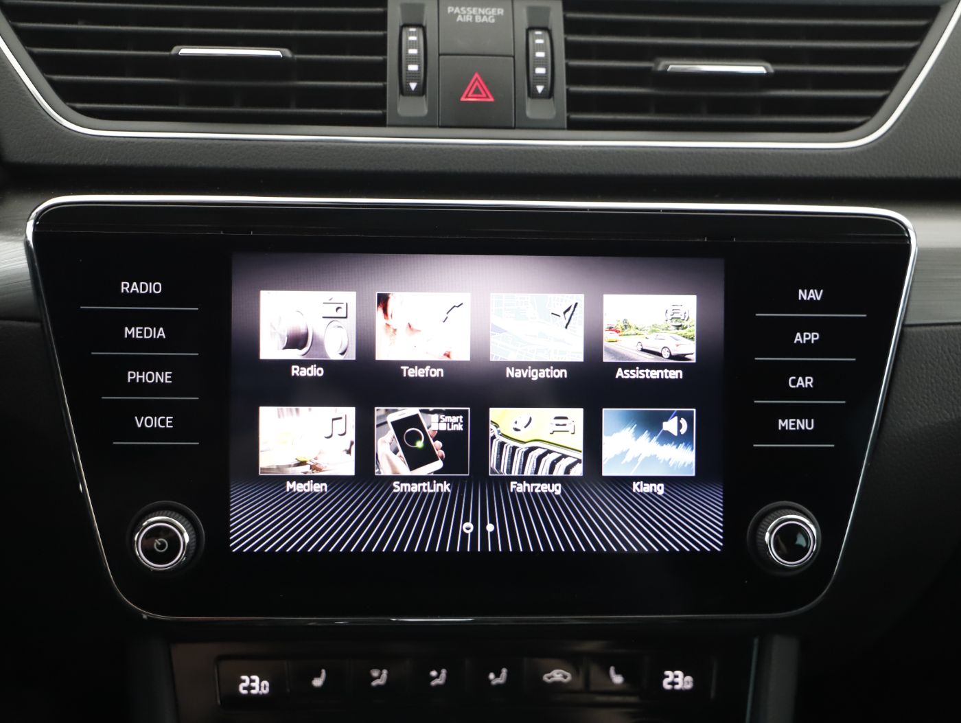 Skoda Superb Combi 2.0 TDI Style | Bild 17 von 27