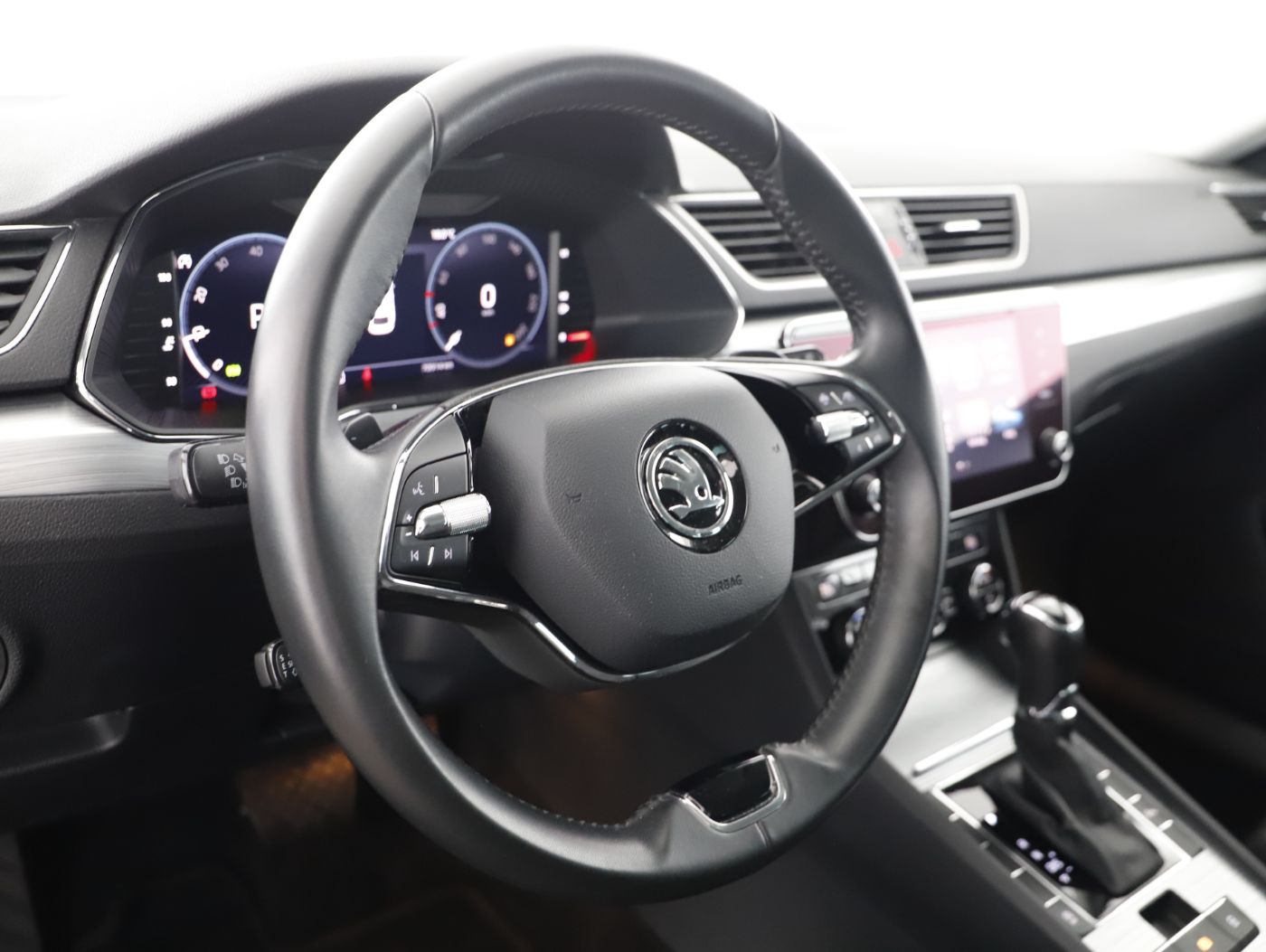 Skoda Superb Combi 2.0 TDI Ambition | Bild 12 von 24