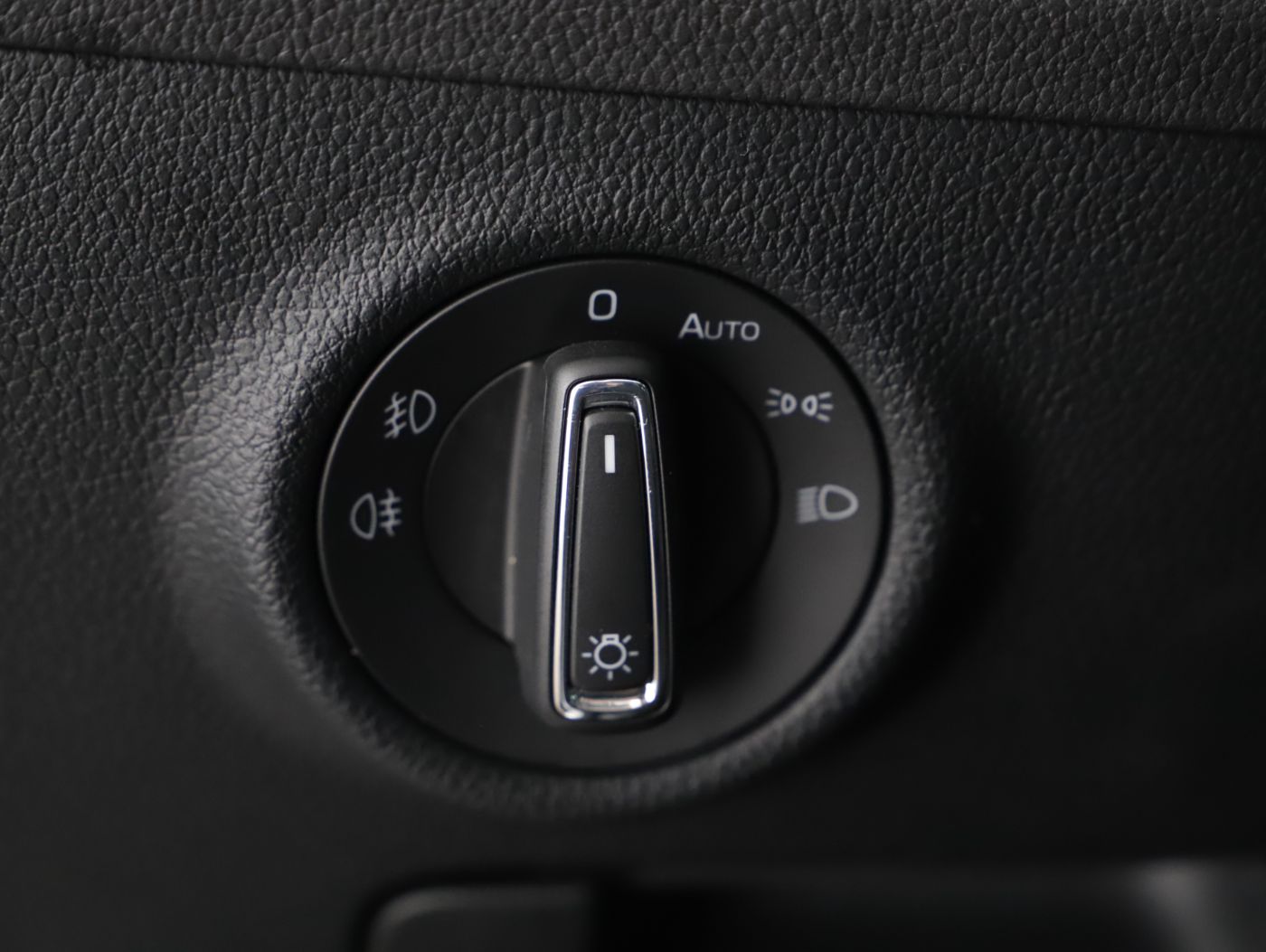 Skoda Superb Combi 2.0 TDI Ambition | Bild 9 von 24