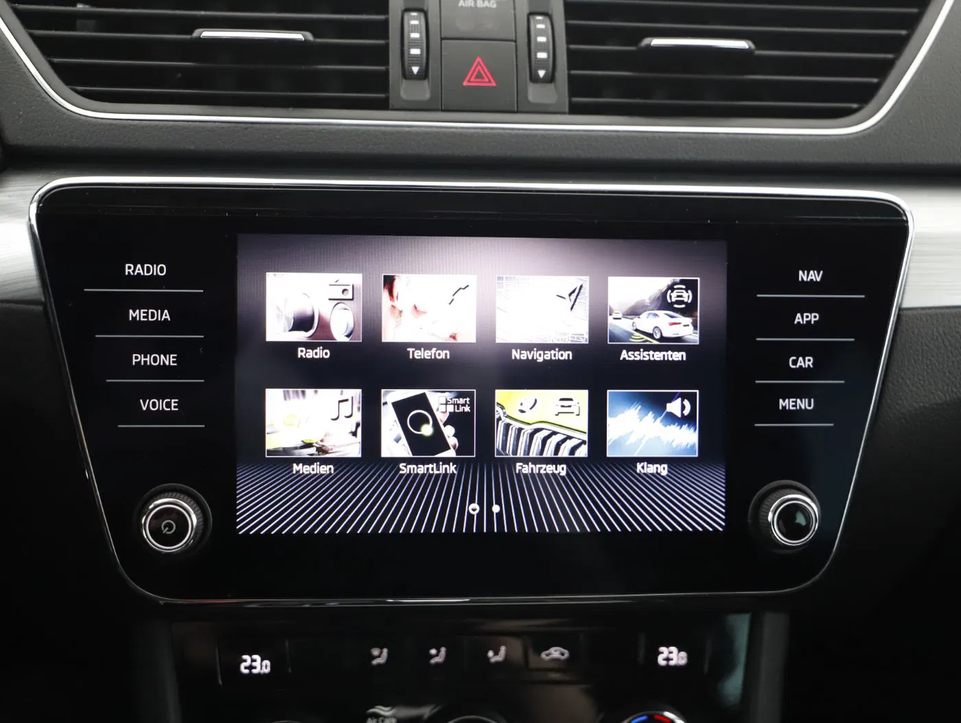 Skoda Superb Combi 2.0 TDI Ambition | Bild 17 von 24