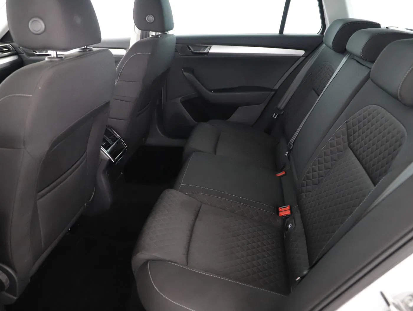Skoda Superb Combi 2.0 TDI Ambition | Bild 22 von 24