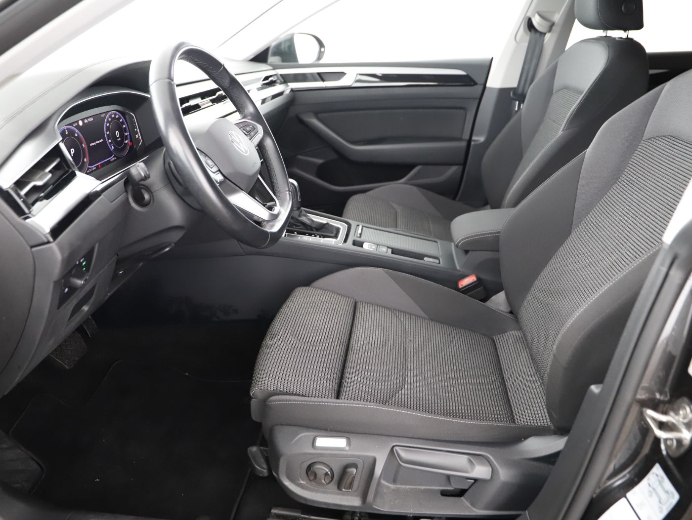 VW Arteon 2.0 TDI | Bild 10 von 24
