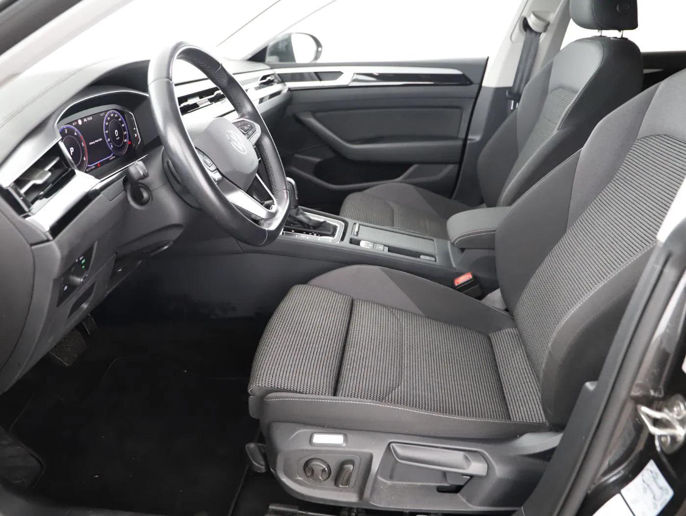 VW Arteon 2.0 TDI | Bild 10 von 24