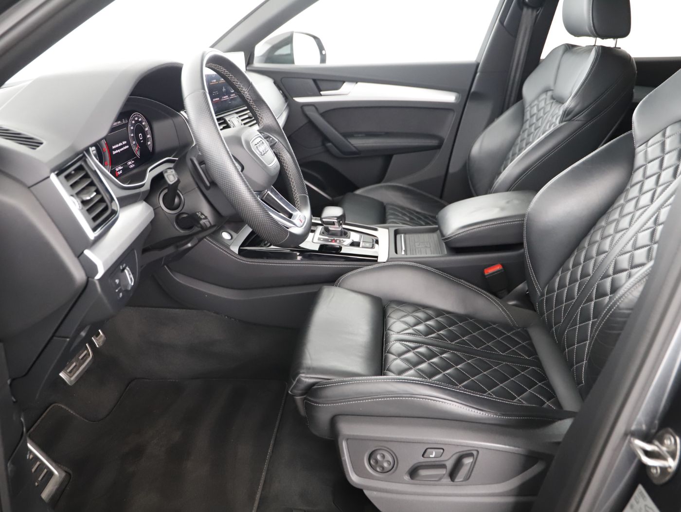 Audi Q5 40 TDI quattro S-Line | Bild 10 von 24