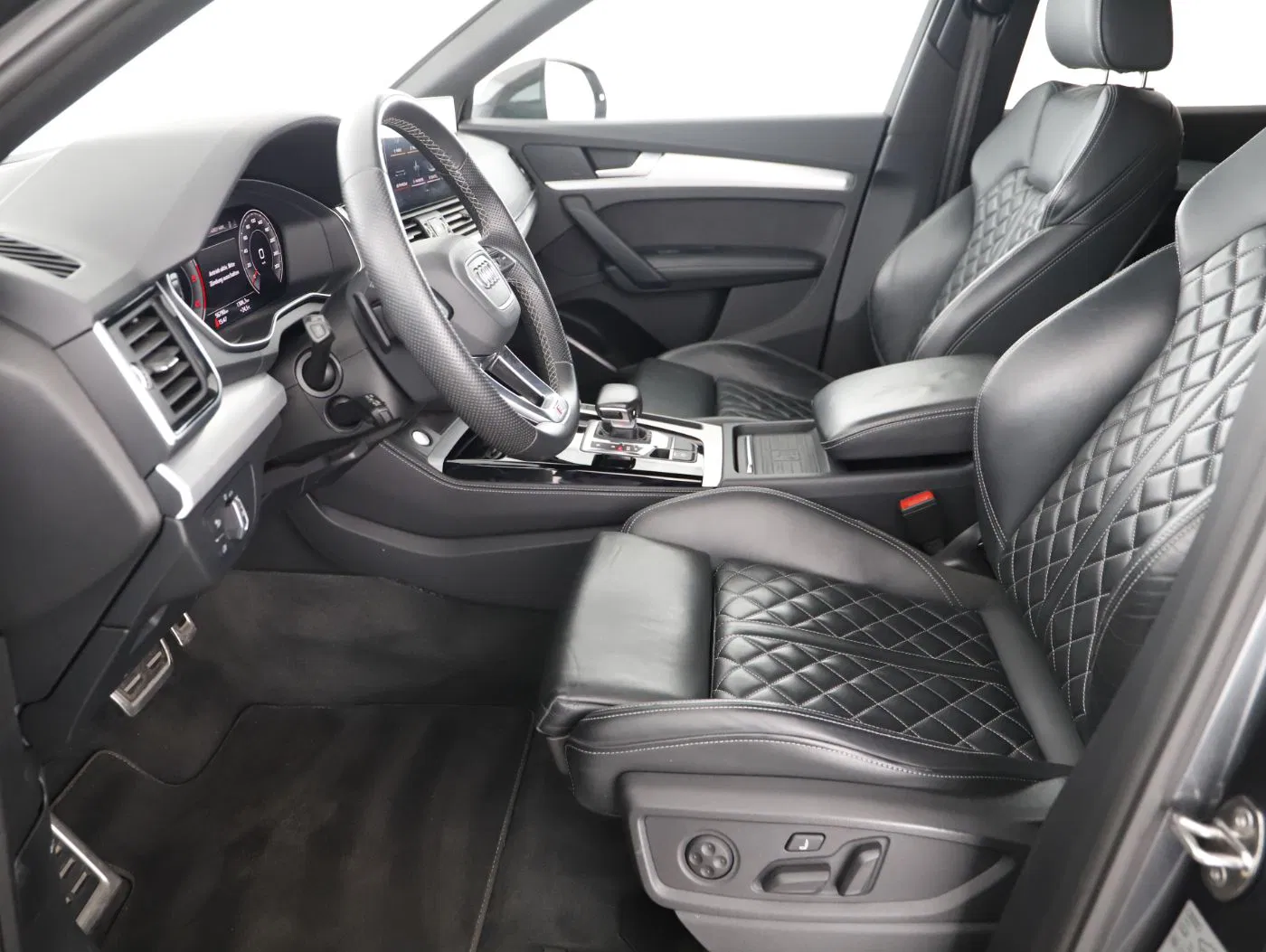 Audi Q5 40 TDI quattro S-Line | Bild 10 von 24