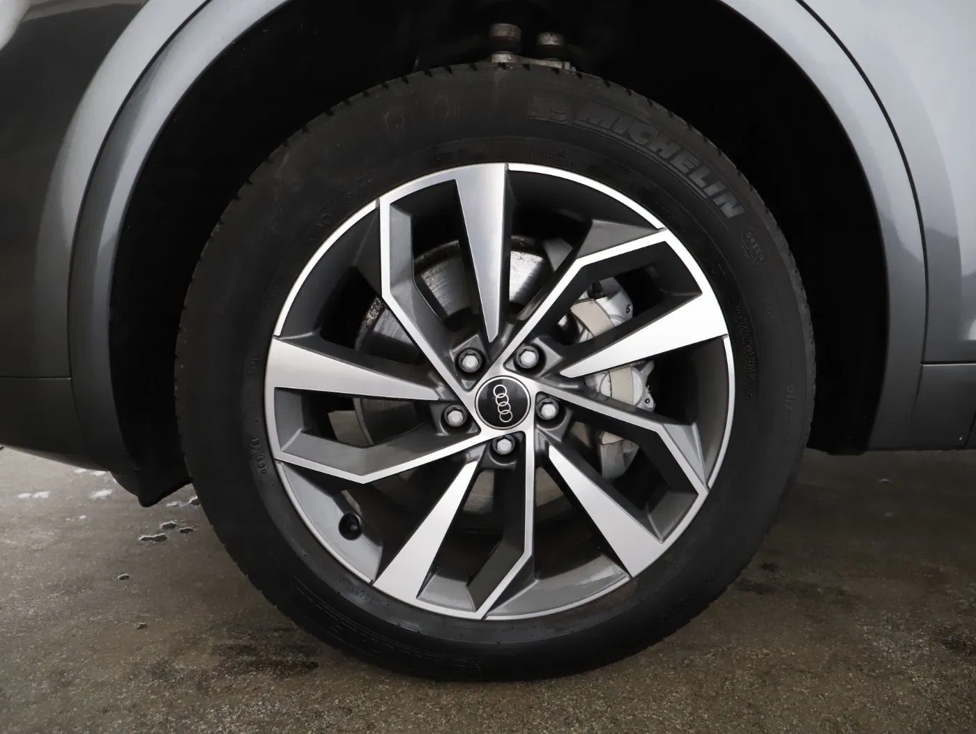 Audi Q5 40 TDI quattro S-Line | Bild 6 von 24