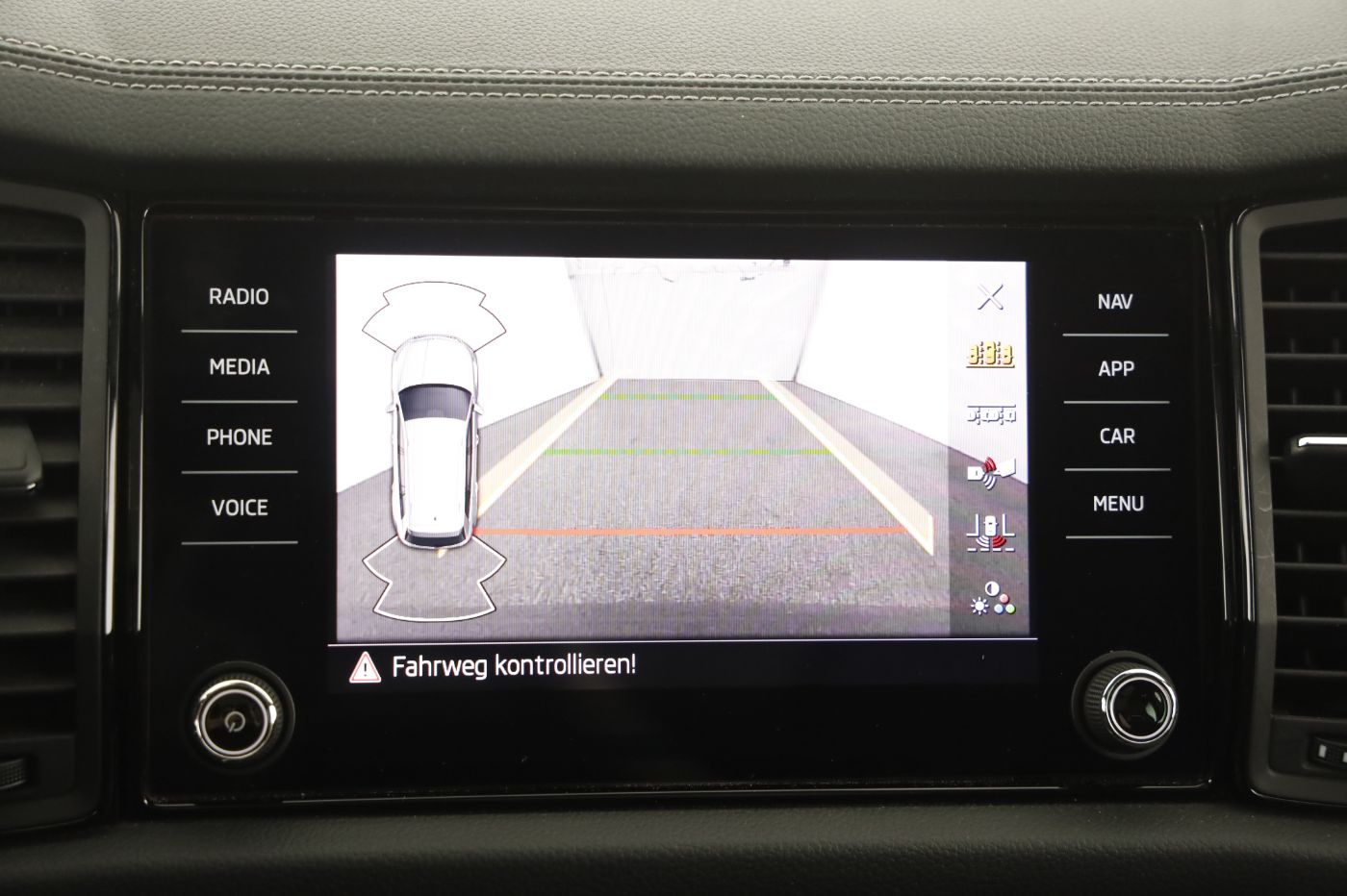 Skoda Kodiaq 1.5 TSI DSG Sportline | Bild 17 von 26