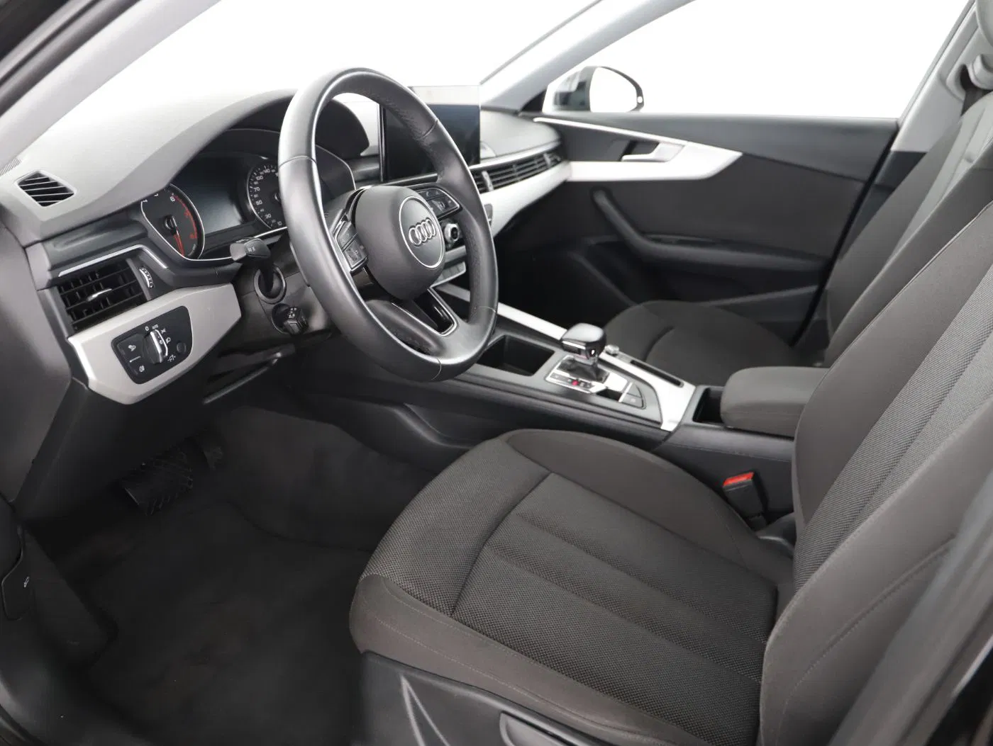Audi A4 Avant 35 TFSI advanced | Bild 10 von 24