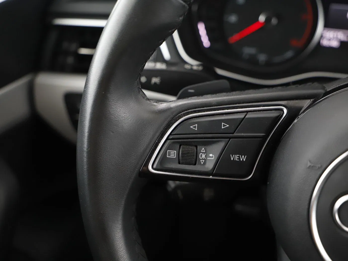 Audi A4 Avant 35 TFSI advanced | Bild 13 von 24